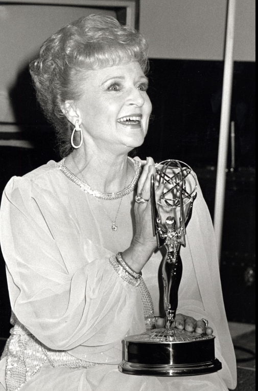 photo-Betty White 1986