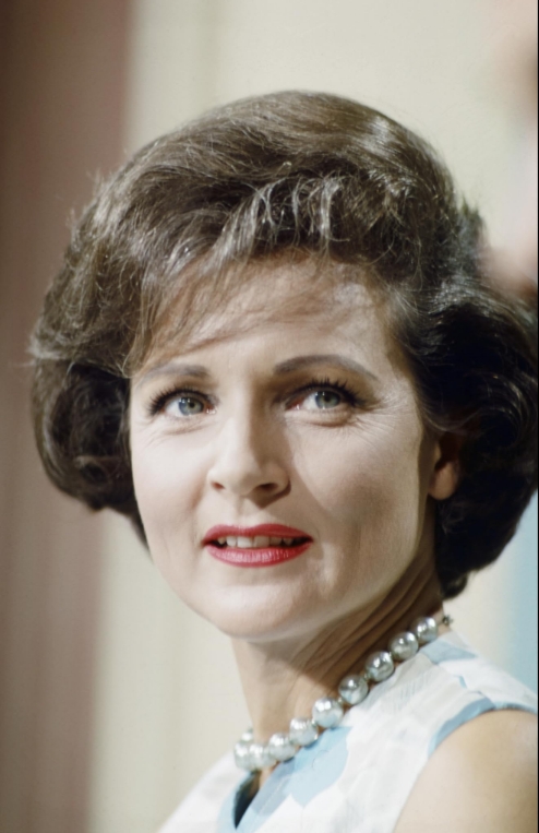 photo-Betty White 1963