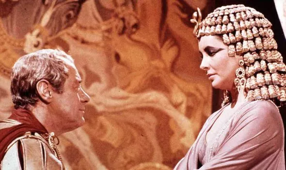 photo-Elizabeth Taylor 1963