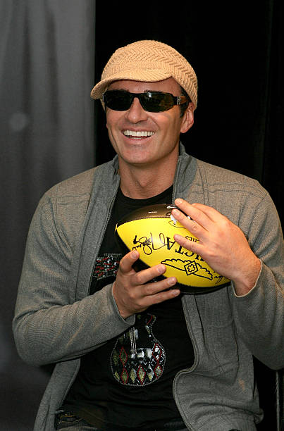 photo-Julian McMahon 2008