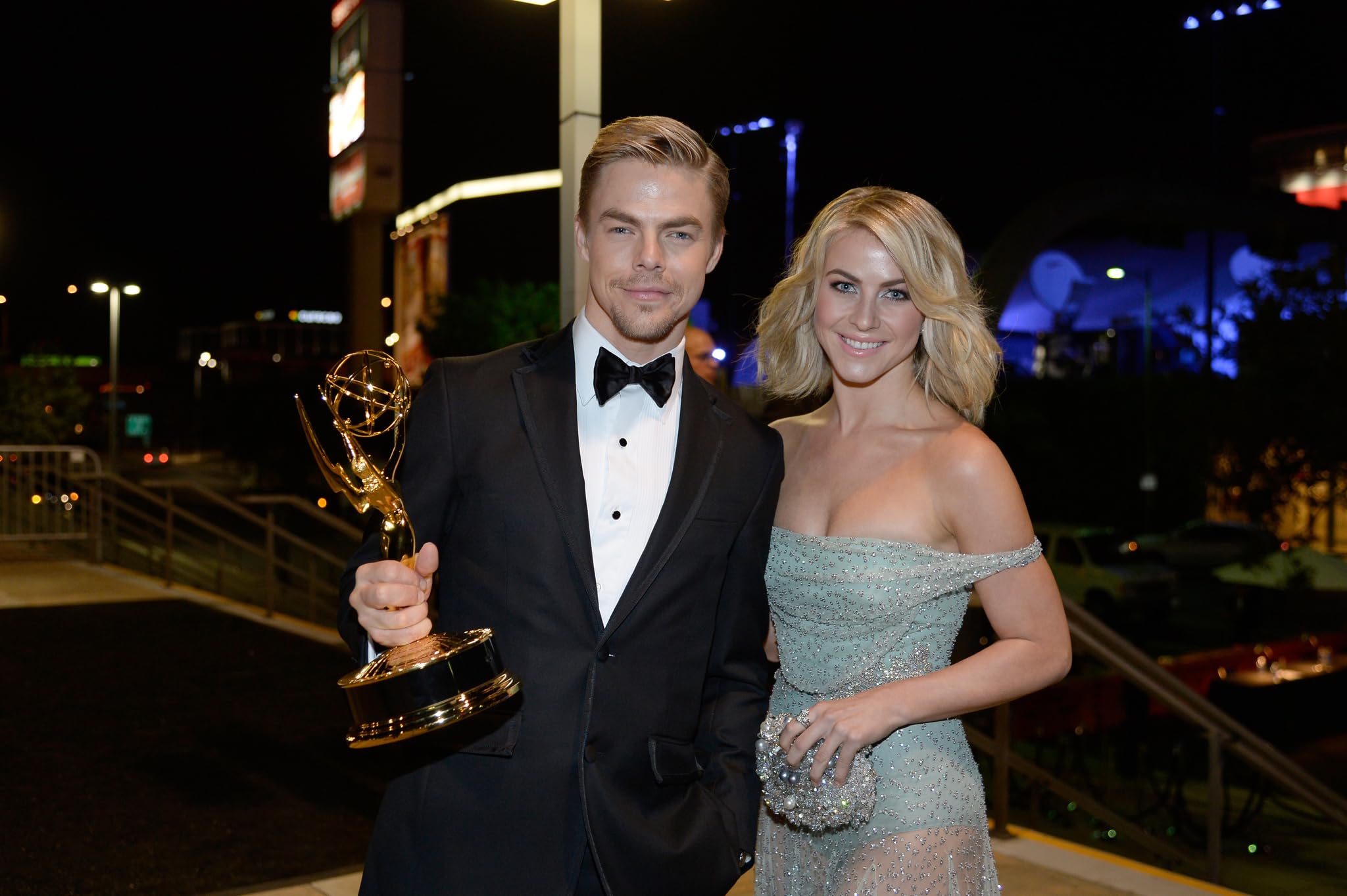 photo-Julianne Hough 2013