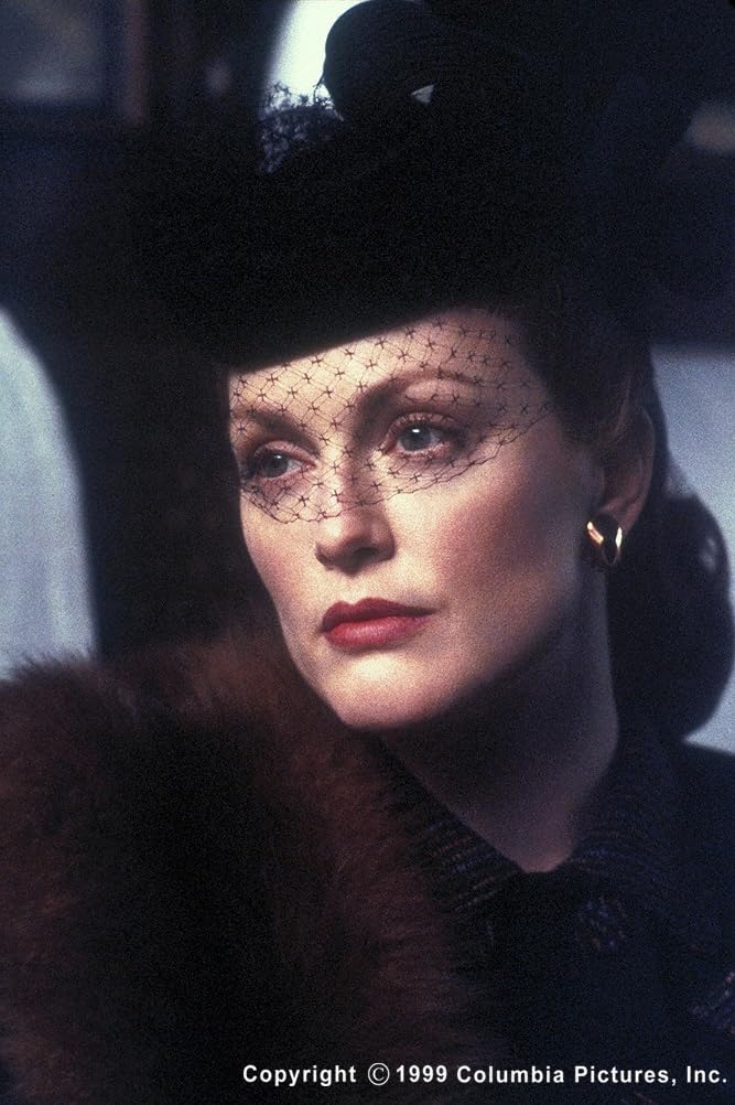 photo-Julianne Moore 1999