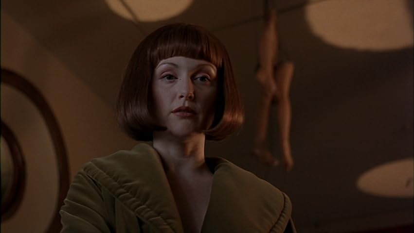 photo-Julianne Moore 1998