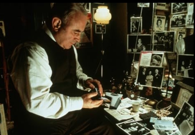 photo-Bob Hoskins 1999