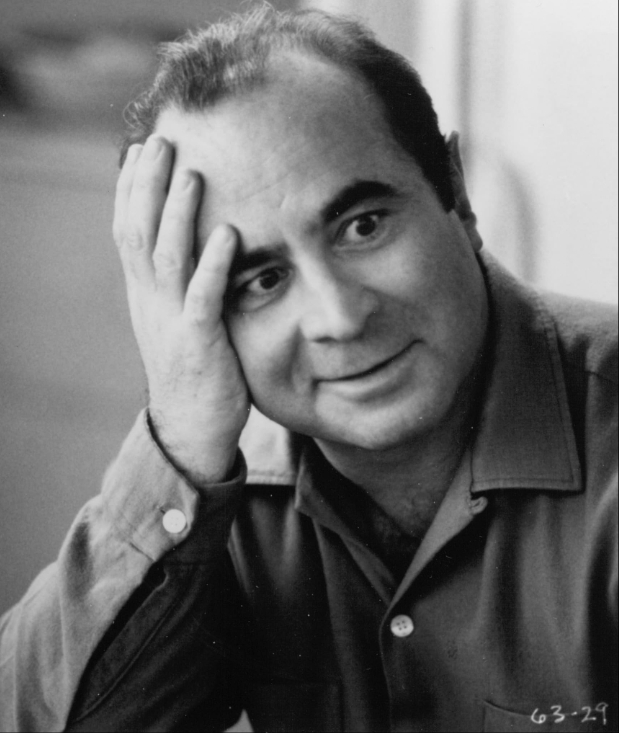 photo-Bob Hoskins 1990