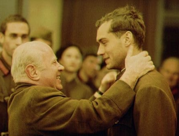 photo-Bob Hoskins 2000