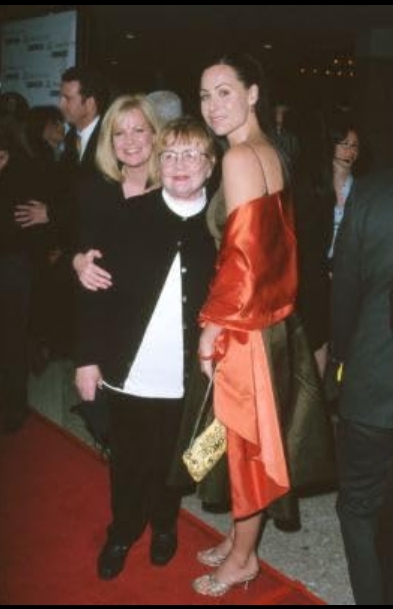 photo-Bonnie Hunt 2000