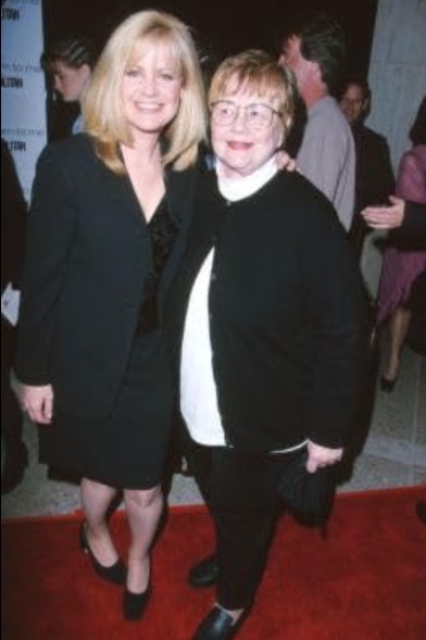 photo-Bonnie Hunt 2000