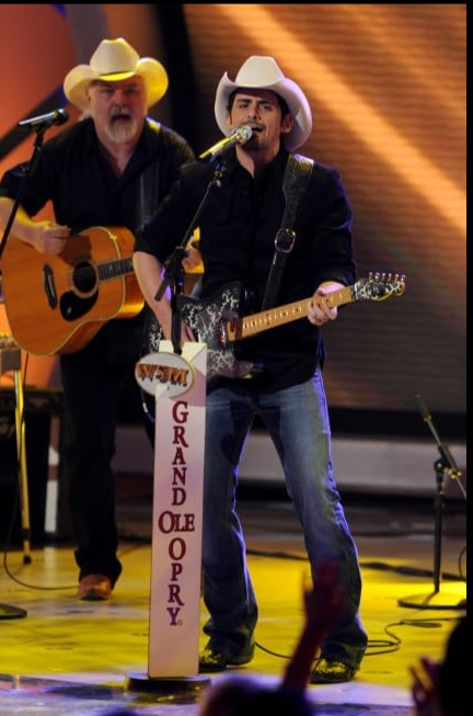 photo-Brad Paisley 2002