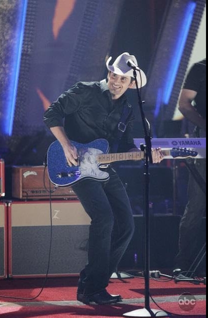 photo-Brad Paisley 2002