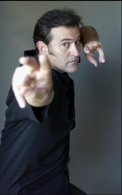 photo-Bruce Campbell 2002