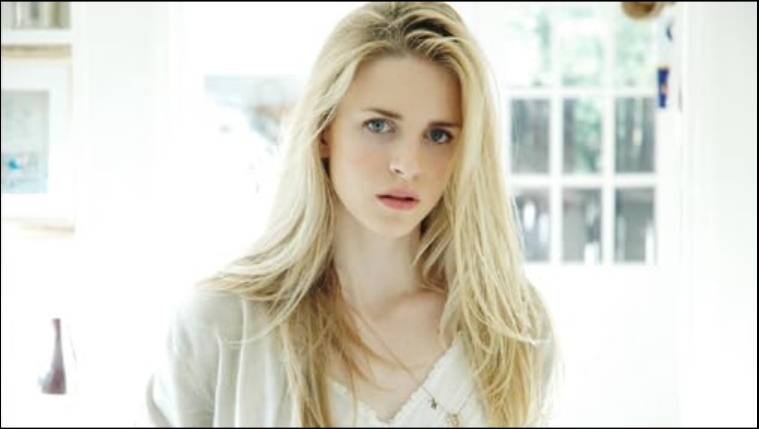 photo-Brit Marling 2011