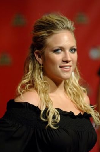 photo-Brittany Snow 2007