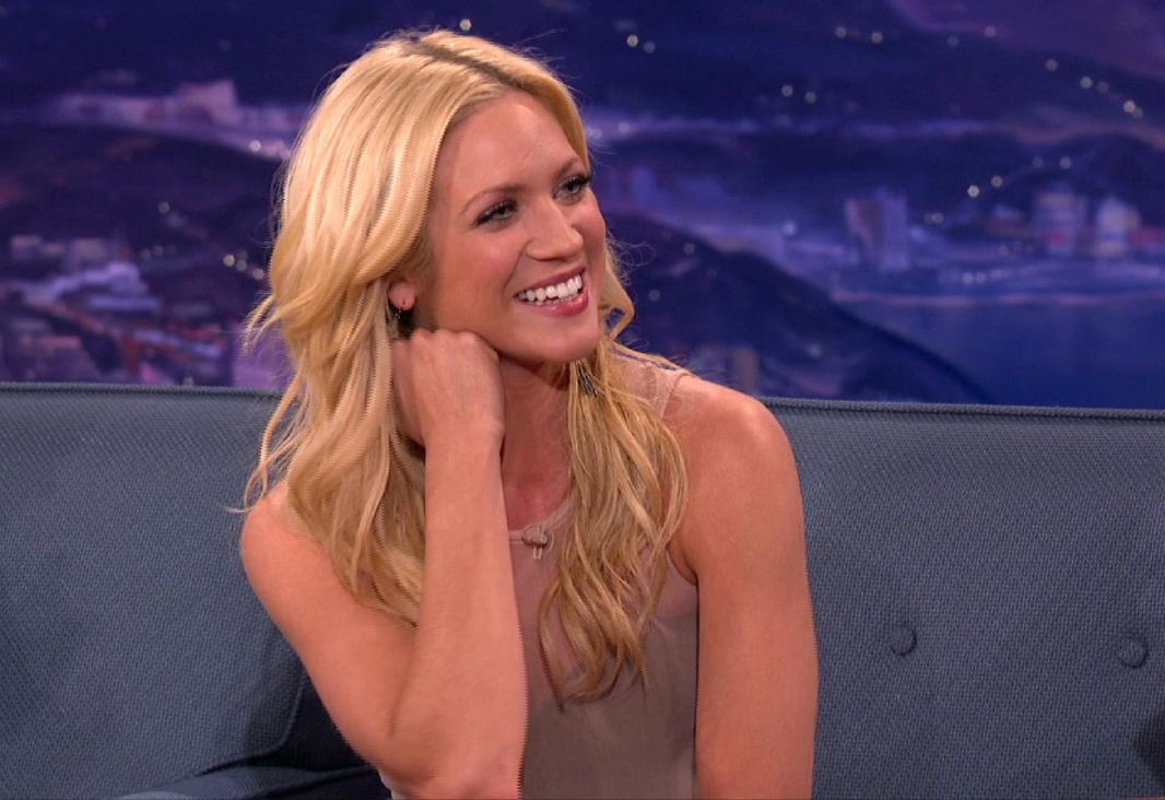 photo-Brittany Snow 2010