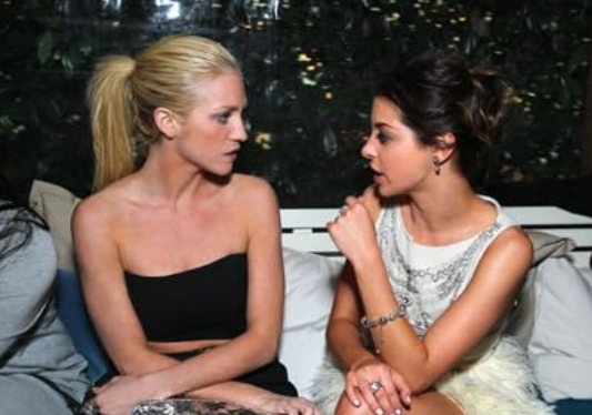 photo-Brittany Snow 2010