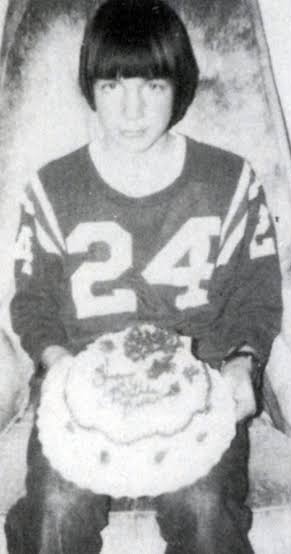 photo-Garth Brooks 1975