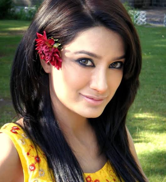 photo-Mehwish Hayat 2012