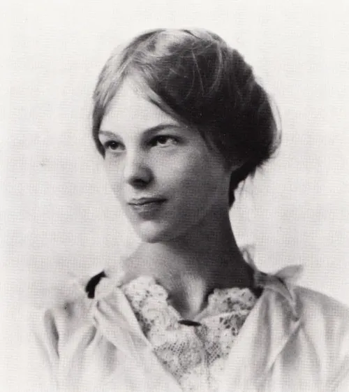 photo-Amelia Earhart 1917
