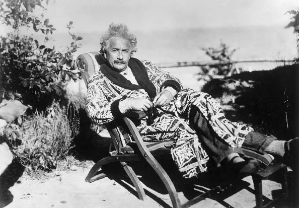 photo-Albert Einstein 1928