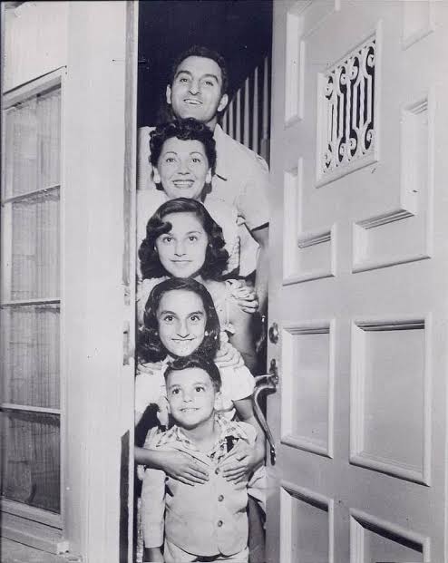 photo-Phil Donahue 1940