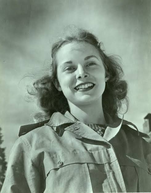 photo-Janet Leigh 1944