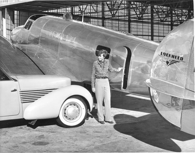 photo-Amelia Earhart 1936
