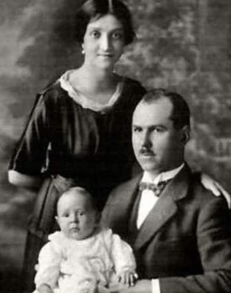 photo-Antonieta Rivas Mercado 1920