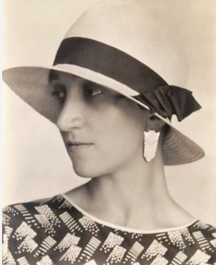 photo-Antonieta Rivas Mercado 1929