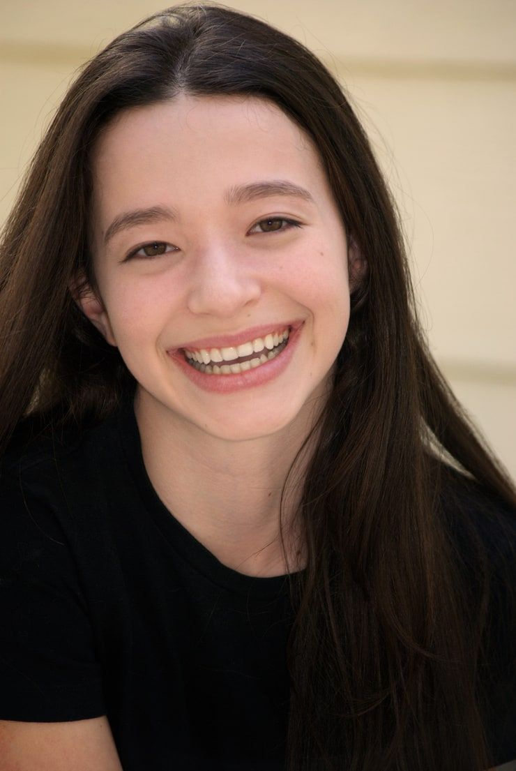 photo-Mikey Madison 2009