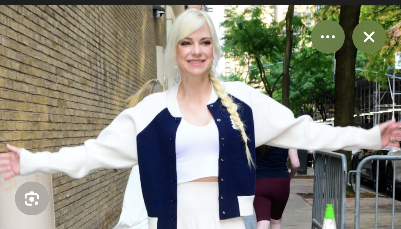 photo-Anna Faris 2026