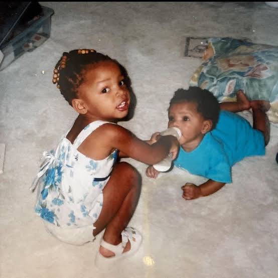 photo-Halle Bailey 2001