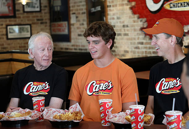 photo-Archie Manning 2025