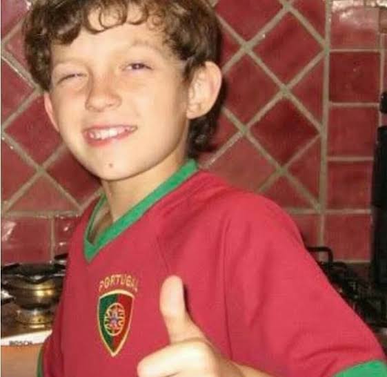 photo-Tom Holland 2004