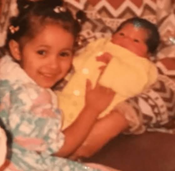 photo-Cardi B 1995