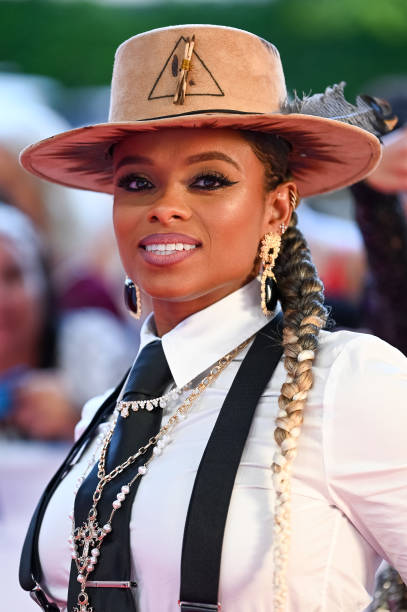 photo-Fleur East 2023
