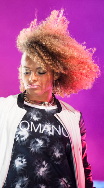 photo-Fleur East 2013