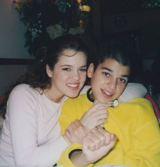 photo-Khloé Kardashian 1999