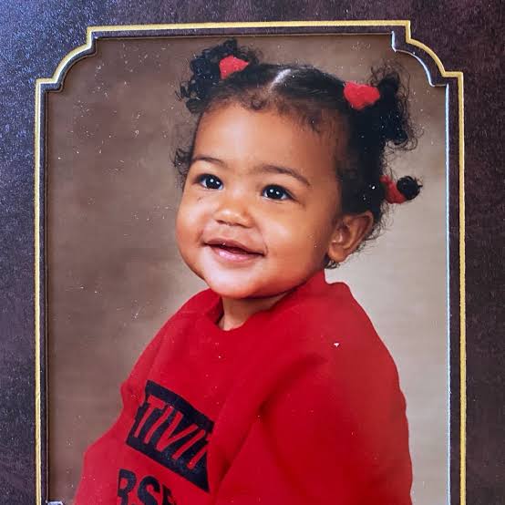 photo-Olivia Dean 2002