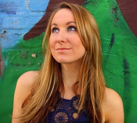 photo-Nikki Glaser 2011