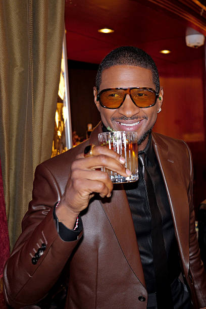 photo-Usher 2026