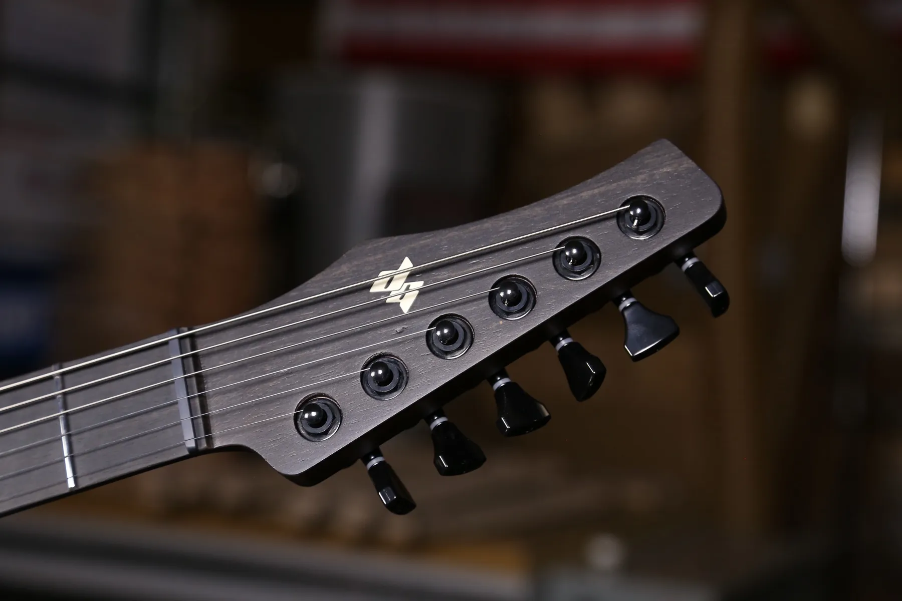 Baritone Ebony build detail 2