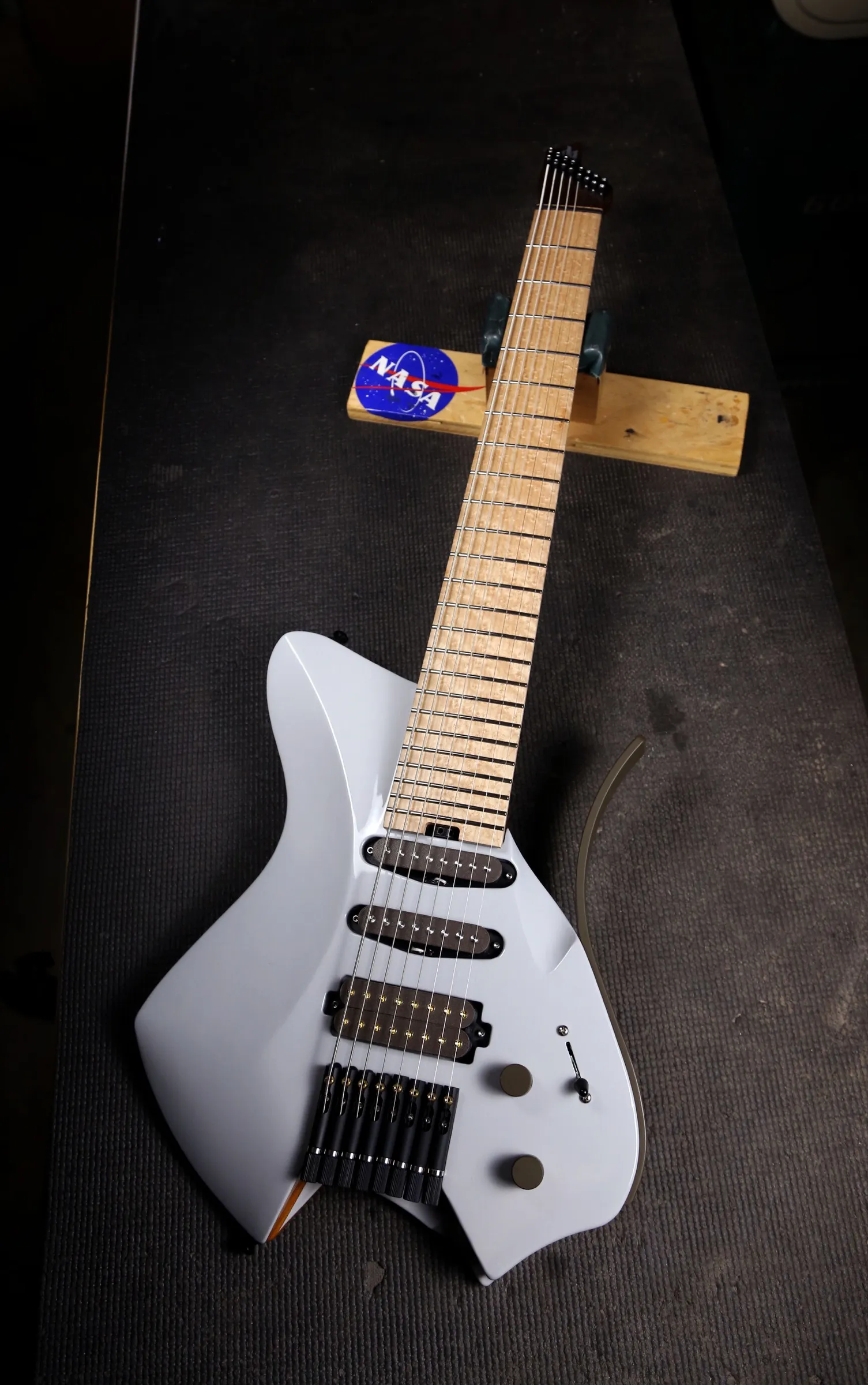 Headless Mirus design detail 1