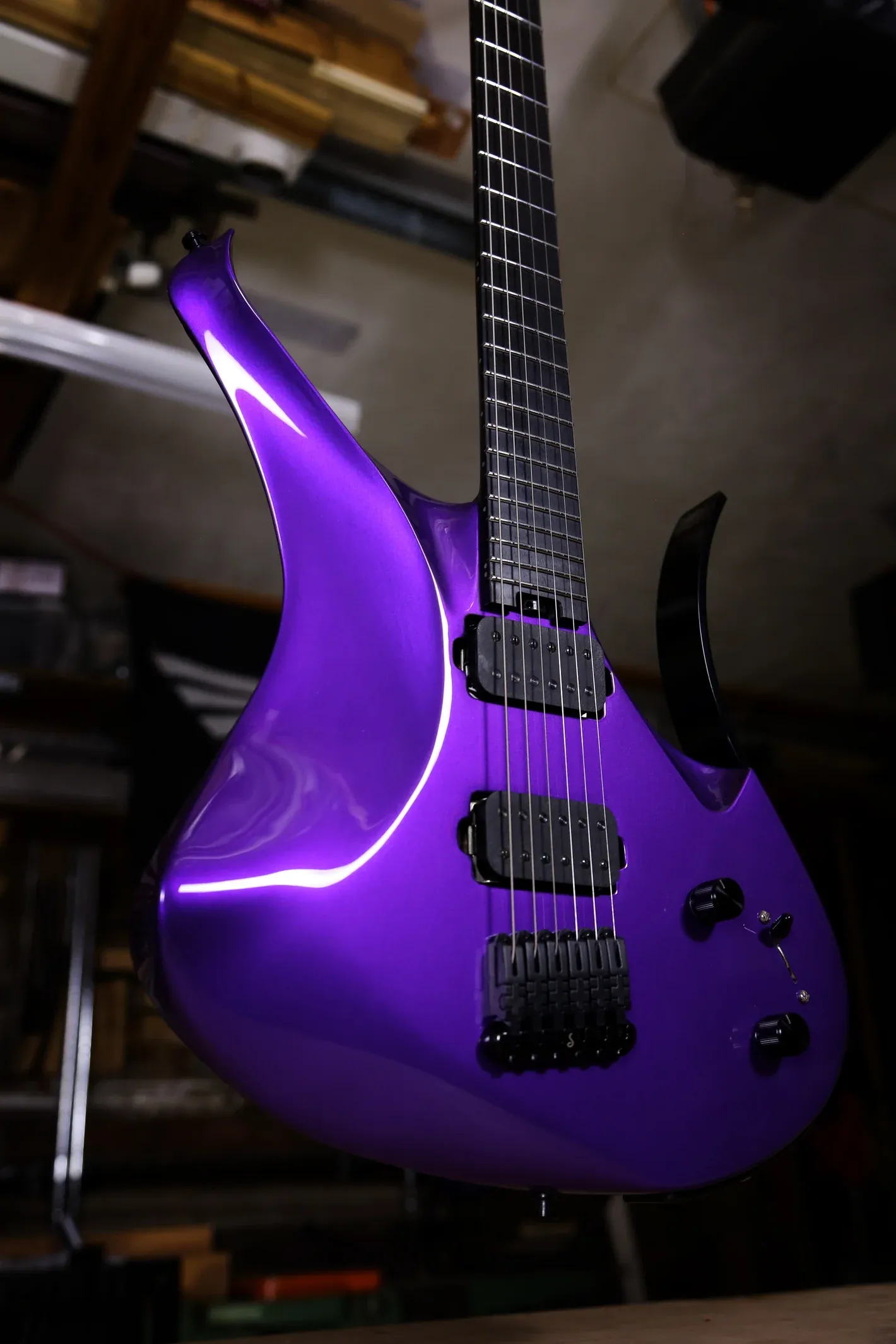 Virtus body, carve, and hardware details