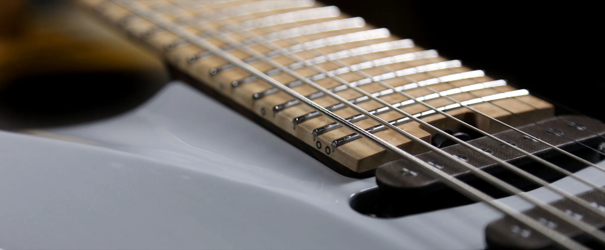 Headless Mirus design detail 3
