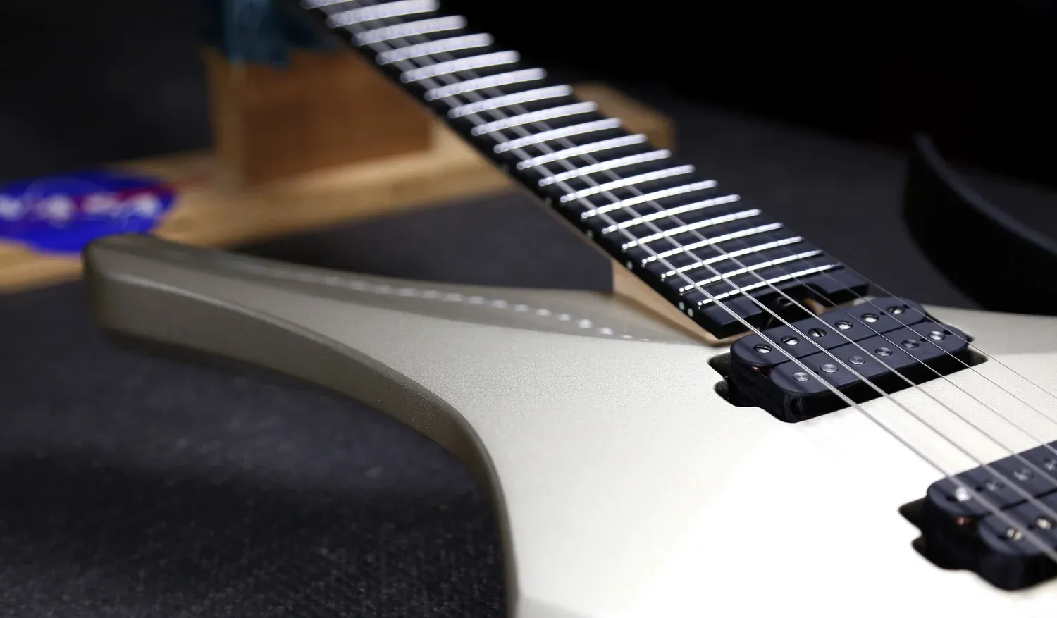 Bolter Virtus top bevel and pickup detail