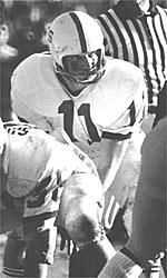 Stanford quarterback Don Bunce, who led the Cardinal to a Rose Bowl victory in 1972, is among those inducted into the Class of 2003 Athletic Hall of Fame