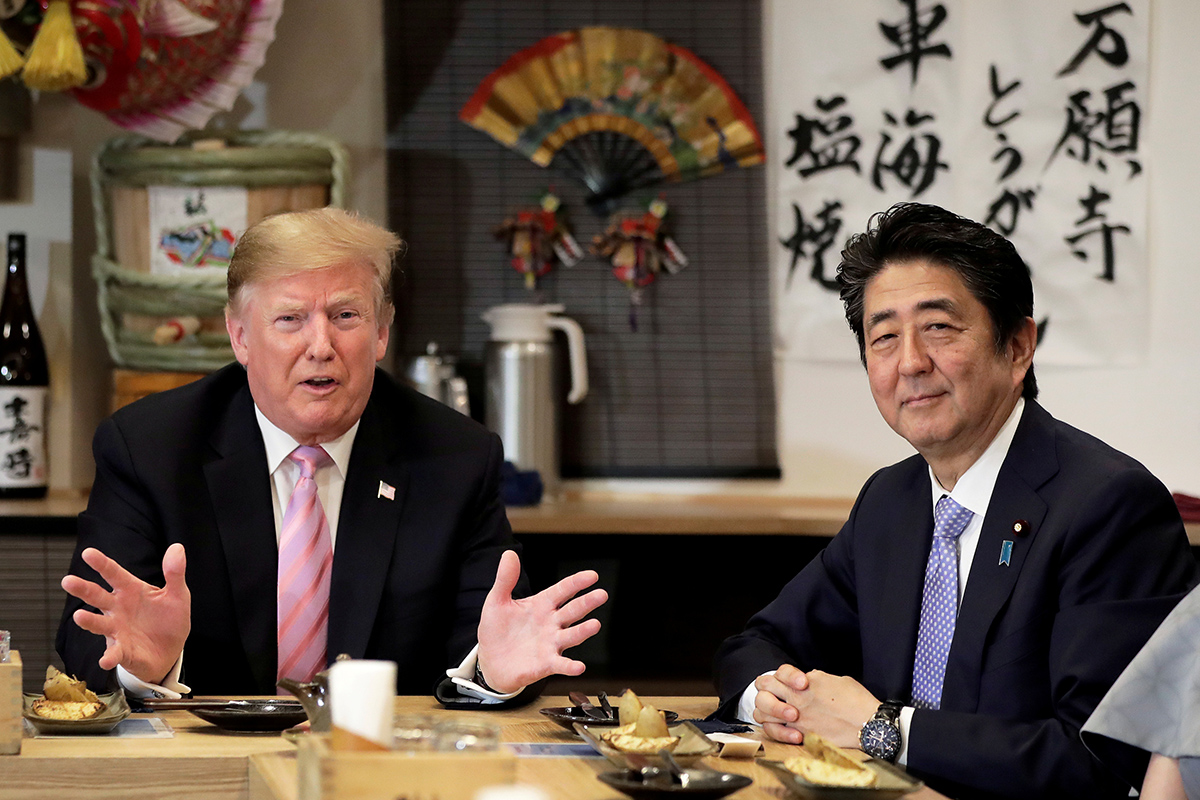 圖／美國總統川普與日本總理安倍晉三餐敘（REUTERS／達志影像）