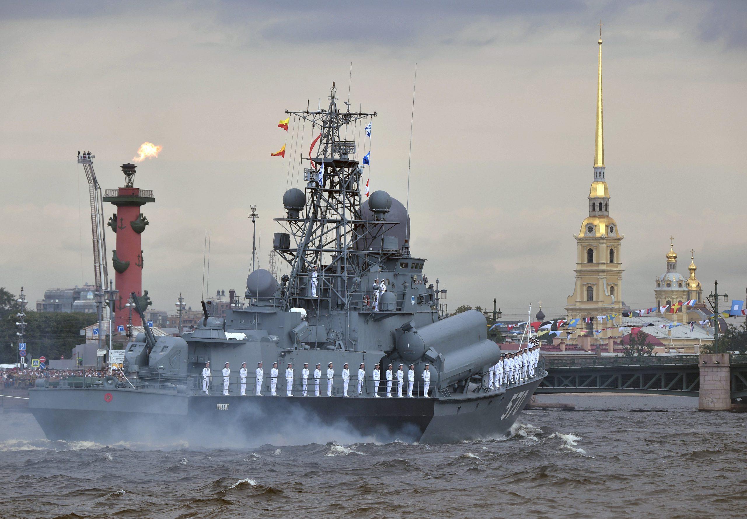 圖／每年七月最後一個星期日是俄羅斯海軍節，當天於聖彼德堡開放波羅的海艦隊供民眾參觀（REUTERS / Sputnik Photo Agency/ 達志影像）