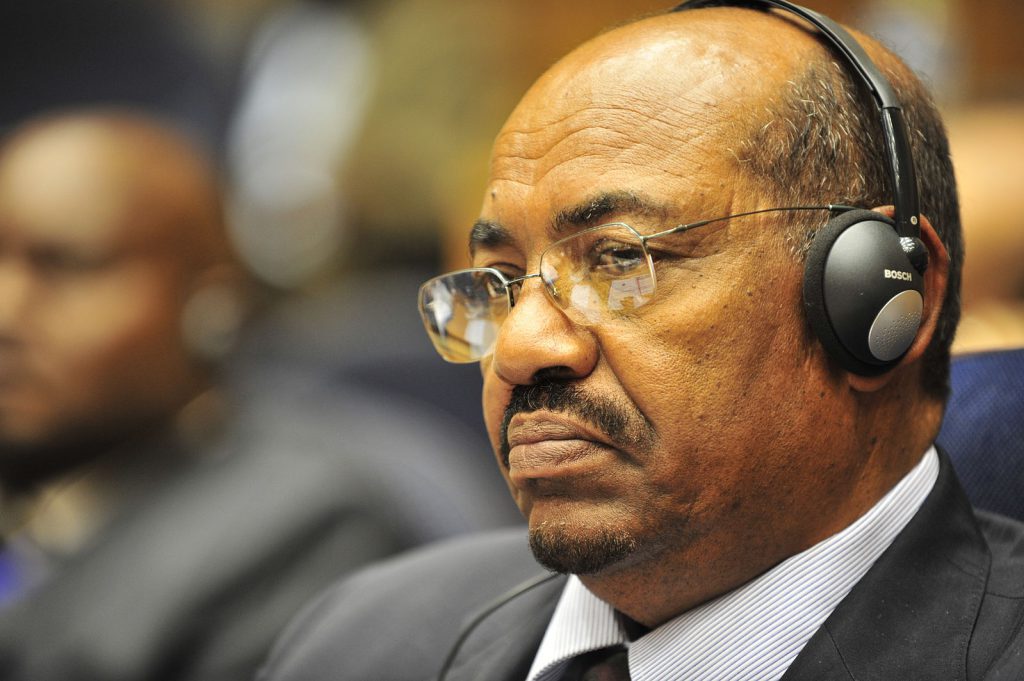 蘇丹前獨裁總理巴席爾（Omar al-Bashir）（圖／U.S. Navy photo by Mass Communication Specialist 2nd Class Jesse B. Awalt:Released／public domain）