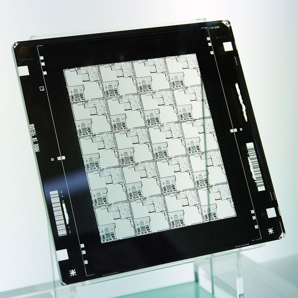 Semiconductor_photomask（圖／Peellden／CC BY-SA 3.0）